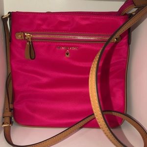 Micheal Kors Nylon Kelsey Lg Crossbody